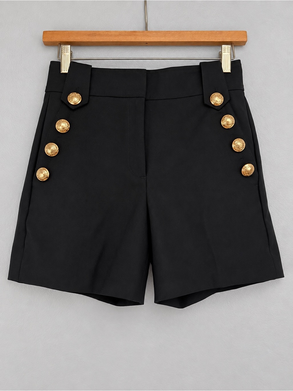 White House Black Market Mariner Button Shorts 00 Black Gold Buttons 5” NWT